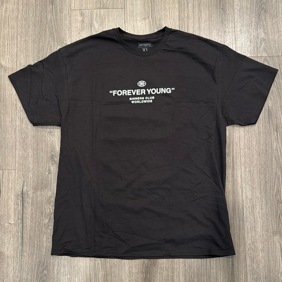 SAMEGANG Forever Young Sinner’s Club Worldwide Men’s Tee Size Extra Large - Picture 2 of 3